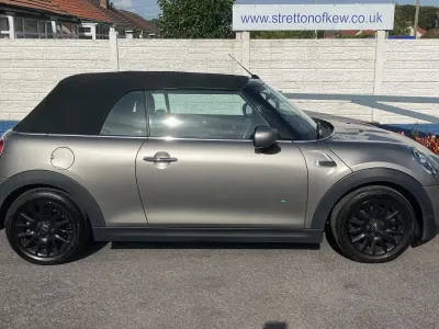 Używany Mini Cooper Cabriolet Classic 2020 Srebrny Kabriolet