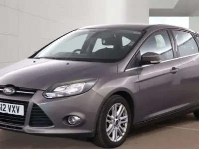 Usado Ford Focus Titanium 125 HP (91 kW) 2012 Castanho Citadino