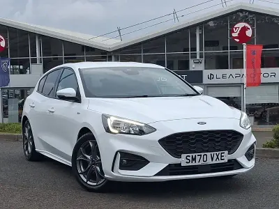 Used Ford Focus ST-Line 125 HP (91 kW) 2021 White Hatchback