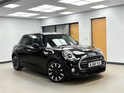 Begagnad Mini Cooper S Hatch 192 HK (141 kW) 2018 Svart Halvkombi