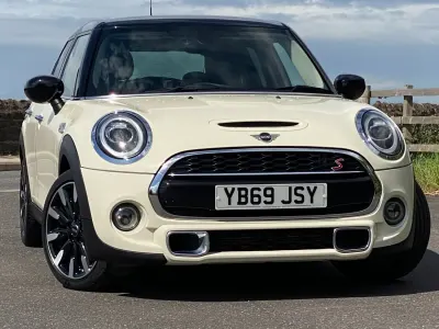 Begagnad Mini Cooper S Exclusive 2020 Vit Halvkombi