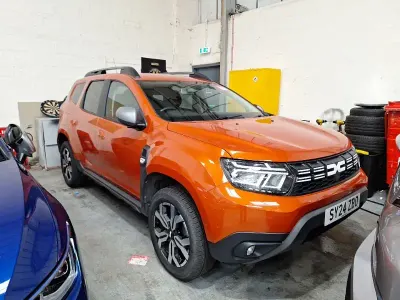 Usado Dacia Duster Journey 129 HP (94 kW) 2024 Laranja SUV