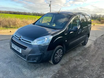Used Citroën Berlingo 100 HP (73 kW) 2017 Black MPV