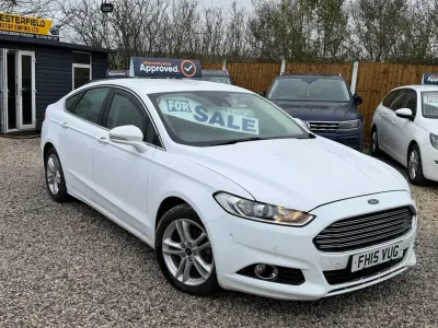 Begagnad Ford Mondeo Titanium 180 HK (132 kW) 2015 Vit Halvkombi