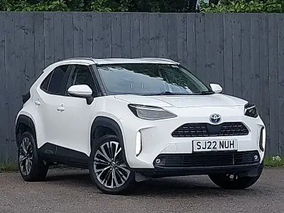 Used Toyota Yaris Hybrid 116 HP (85 kW) 2022 White Estate