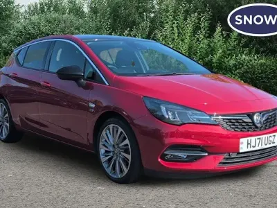 Used Vauxhall Astra Edition 145 HP (106 kW) 2021 Red Hatchback
