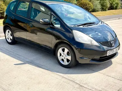 Used Honda Jazz ES 100 HP (73 kW) 2010 Black Hatchback