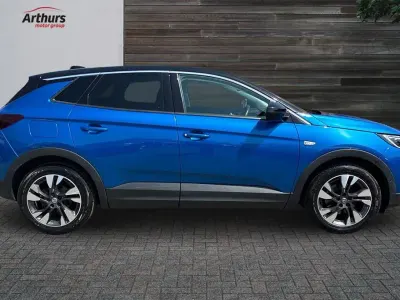 Used Vauxhall Grandland X SRi 130 HP (95 kW) 2020 Blue SUV
