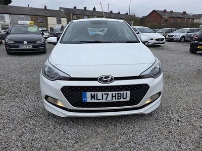Used Hyundai i20 SE 84 HP (61 kW) 2017 White Hatchback