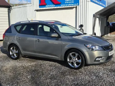 Used Kia Ceed 2010 Silver Hatchback