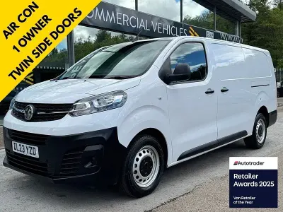 Używany Vauxhall Vivaro 100 KM (73 kW) 2023 Biały Minivan