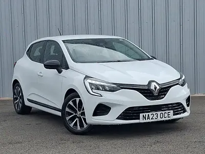 Używany Renault Clio V Evolution 145 KM (106 kW) 2023 Biały Hatchback