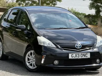Used Toyota Auris Hybrid T4 136 HP (100 kW) 2013 Hatchback