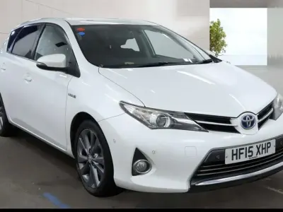 Usado Toyota Auris Hybrid 136 HP (100 kW) 2015