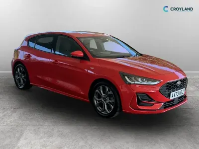 Used Ford Focus ST-Line 125 HP (91 kW) 2023 Red Hatchback