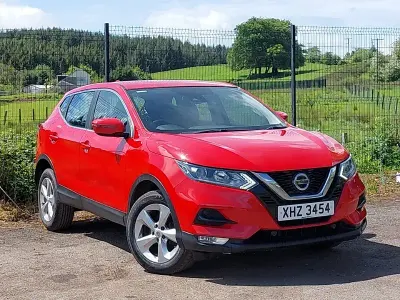 Used Nissan Qashqai Acenta Premium 140 HP (102 kW) 2019 Red SUV