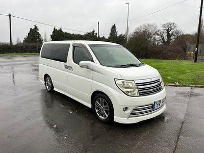 Używany Nissan Elgrand 2016 Biały