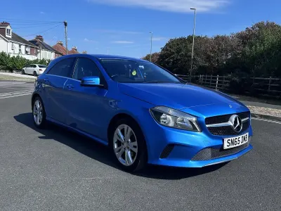 Used Mercedes A180 122 HP (89 kW) 2015 Blue Hatchback