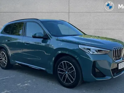 Begagnad BMW X1 M Sport 170 HK (125 kW) 2025 Grön SUV