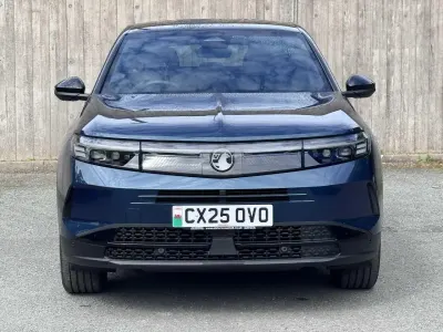 Used Vauxhall Grandland X GSe 134 HP (98 kW) 2025 Blue SUV