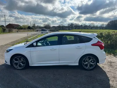 Used Ford Focus ST 2013 White Hatchback