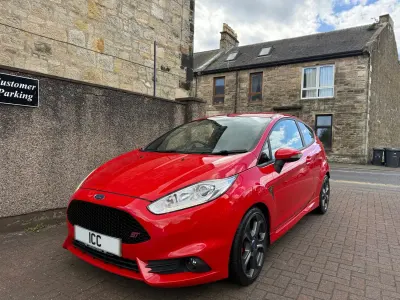 Używany Ford Fiesta ST 2015 Czerwony Hatchback