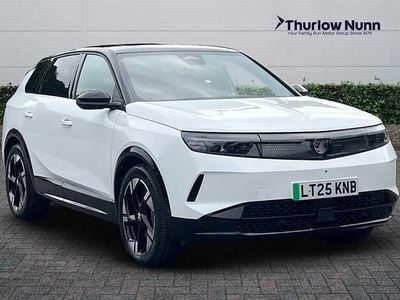 Used Vauxhall Grandland Ultimate 156 kW (213 HP) 2025 Arctic white SUV