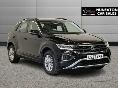 Used VW T-Roc Life 150 HP (110 kW) 2023 Black SUV