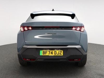 Peugeot e-3008