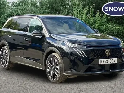 Używany Peugeot 5008 GTi 136 KM (100 kW) 2025 Czarny SUV