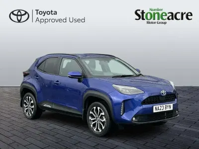 Used Toyota Yaris Design 116 HP (85 kW) 2023 Blue Hatchback