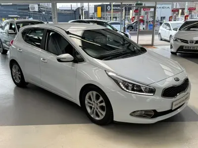 Used Kia Ceed 2012 White Hatchback