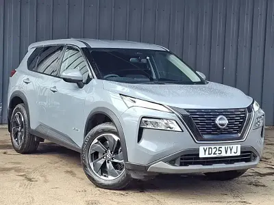 Używany Nissan X-Trail Acenta 213 KM (156 kW) 2025 Szary SUV