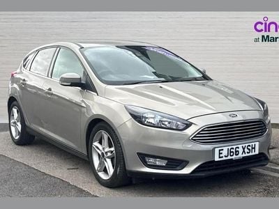 Used Ford Focus Zetec 125 HP (91 kW) 2016 Silver Hatchback