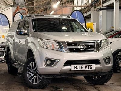 Used Nissan Navara Tekna 190 HP (139 kW) 2016 Silver Pickup