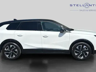 Used Vauxhall Grandland 154 kW (210 HP) 2025 White SUV