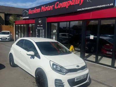 Used Kia Rio 109 HP (80 kW) 2015 White Hatchback