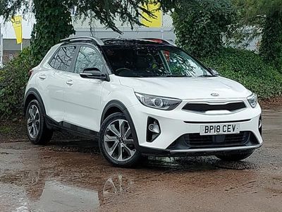 Usado Kia Stonic First Edition 118 HP (86 kW) 2018 Branco SUV