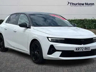 Used Vauxhall Astra GS Line 181 HP (133 kW) 2022 Arctic white Hatchback