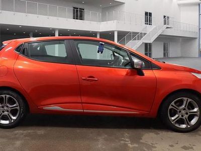Used Renault Clio IV Dynamique 2015 Red Hatchback