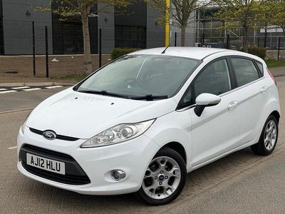 Used Ford Fiesta Zetec 96 HP (70 kW) 2012 White Hatchback