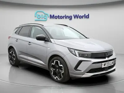 Second-hand Vauxhall Grandland X Ultimate 130 CP (95 kW) 2023 Gri SUV