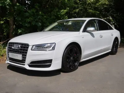 Usado Audi S8 Comfort 520 CV (382 kW) 2015 Blanco Berlina