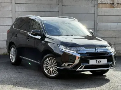 Begagnad Mitsubishi Outlander P-HEV 2018 Svart SUV