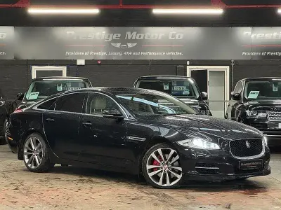 Używany Jaguar XJ Portfolio 275 KM (202 kW) 2014 Czarny Sedan/Limuzyna