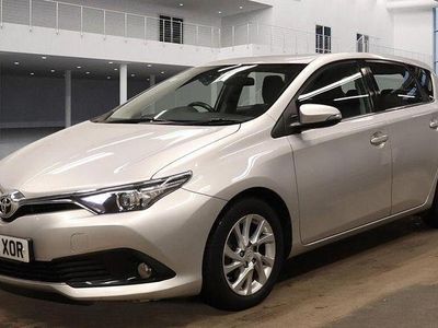 Silver Used 2016 Toyota Auris Business Edition Hatchback | £6,999 (Fair price)