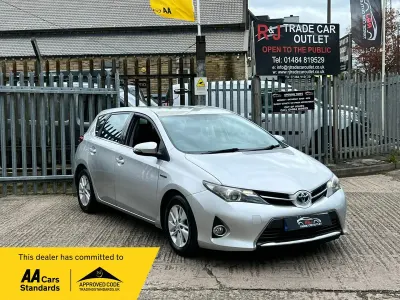 Used Toyota Auris Hybrid 2015 Silver Hatchback