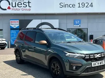 Used Dacia Jogger Extreme 141 HP (103 kW) 2024 Green MPV