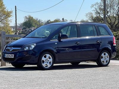 Begagnad Vauxhall Zafira 115 HK (84 kW) 2013 Blå Minibuss