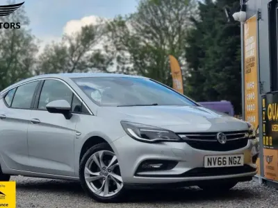 Second-hand Vauxhall Astra SRi 150 CP (110 kW) 2017 Argintiu Hatchback